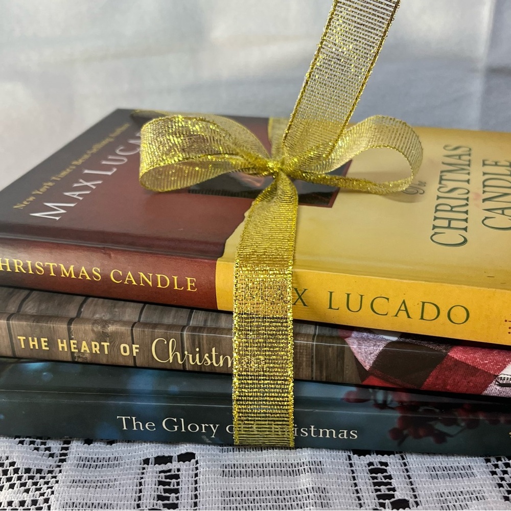 Christmas Book Collection - Picture 2 of 2